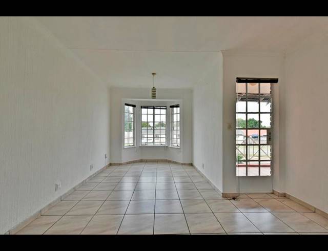 2 BEDROOM APARTMENT FOR SALE IN BRACKENHURST